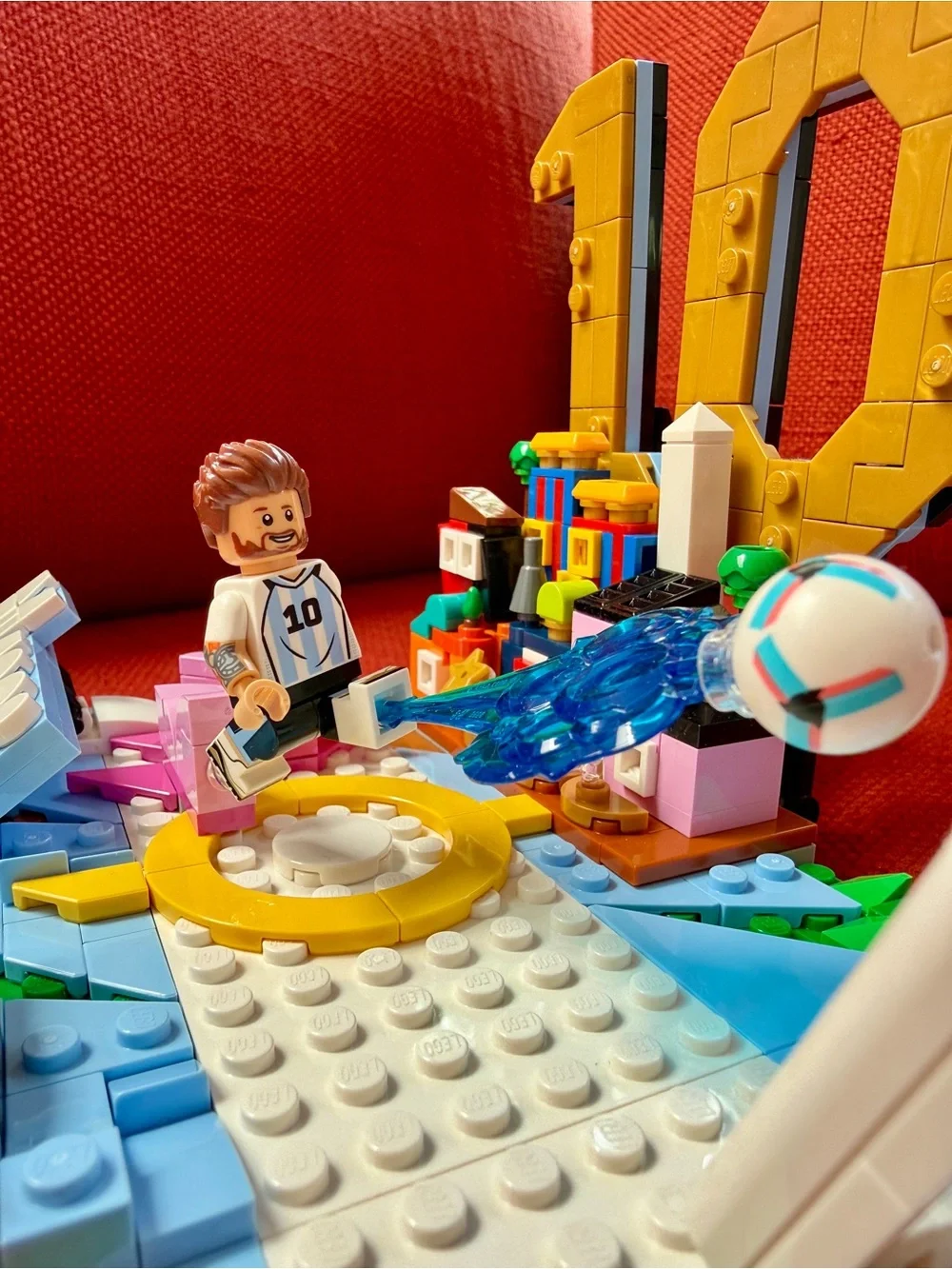 LEGO Lionel Messi - Soccer Highlights 43011 Complete with Messi minifig!